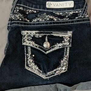 Dark wash buttoned pocket shorts